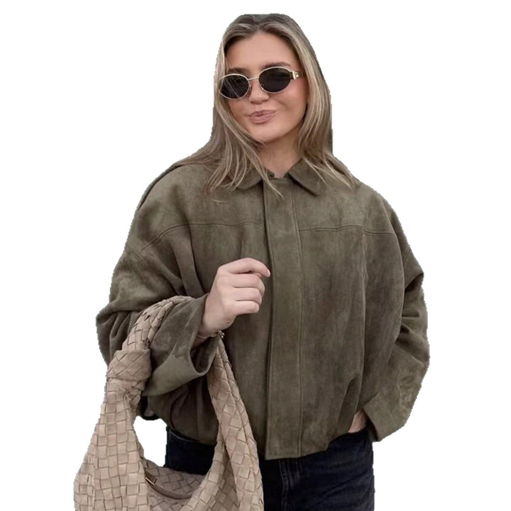 Women's loose short jacket with balloon hem, concealed closure and shoulder flaps Mune Fashion