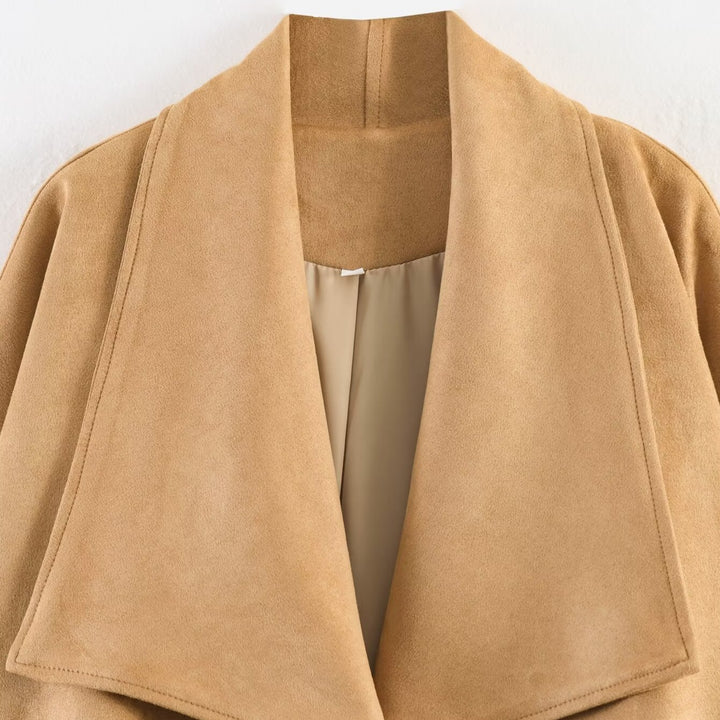 Women's Short Oversized Jacket made of Suede Fabric with Wide Shawl Collar, Raglan Sleeves, and Gathered Hem Mune Fashion