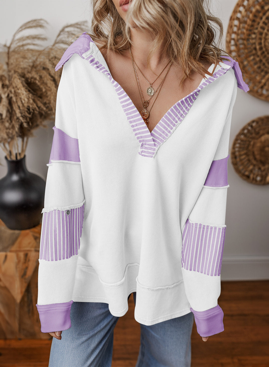 Women’s oversized sweatshirt with deep V-neck, striped inner collar and contrast sleeves Mune Fashion