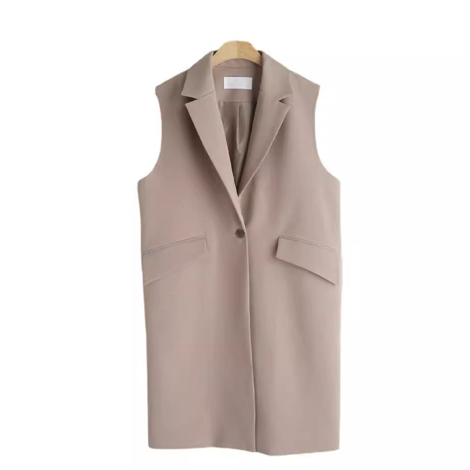 Women's sleeveless long vest in tailoring with flap pockets and single-breasted button placket Mune Fashion
