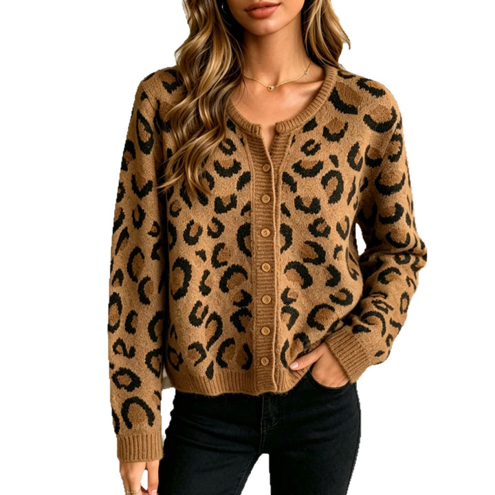 Women's Short Cardigan in Leo-Jacquard with Ribbed Hem and Round Neckline Mune Fashion