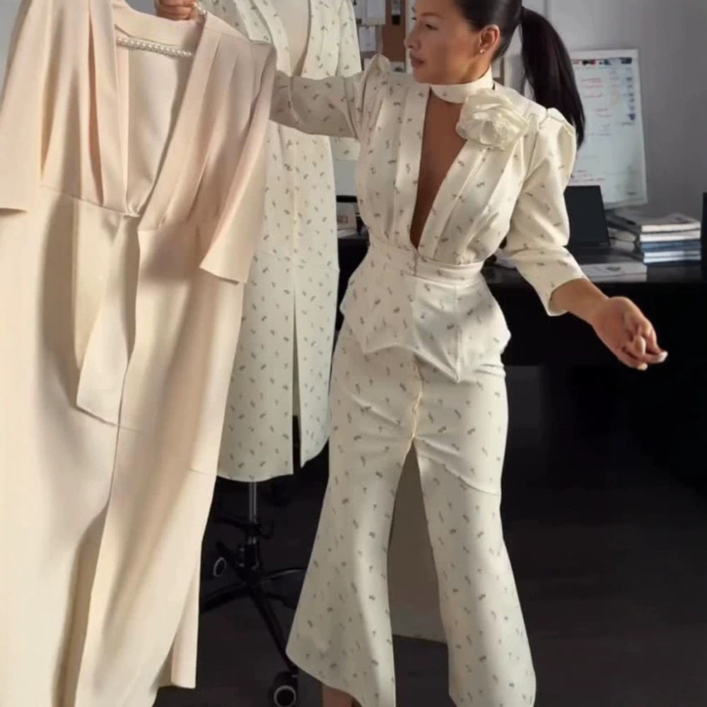 Women tailored pantsuit set with deep V-neck, structured peplum waist and fine floral jacquard Mune Fashion