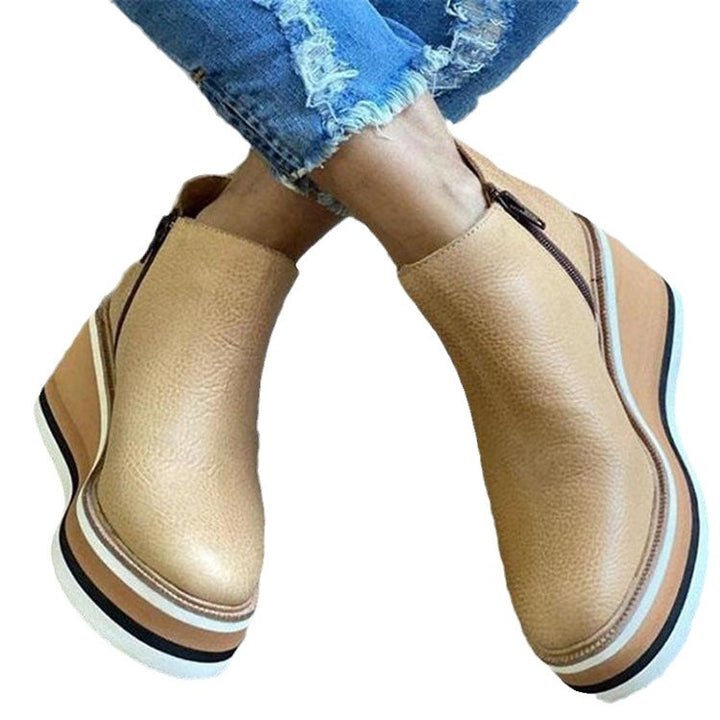 Damen Keilabsatz-Stiefeletten mit Plateau, Slip-On-Design und weichem Lederfinish Mune Fashion