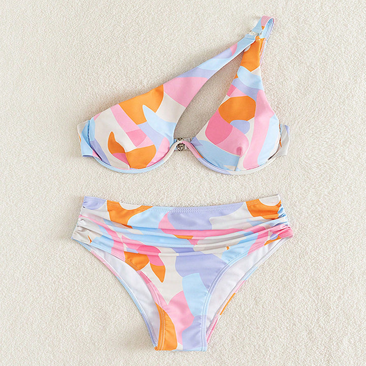 Women's Asymmetrical Bikini with Clever Cut Mune Fashion