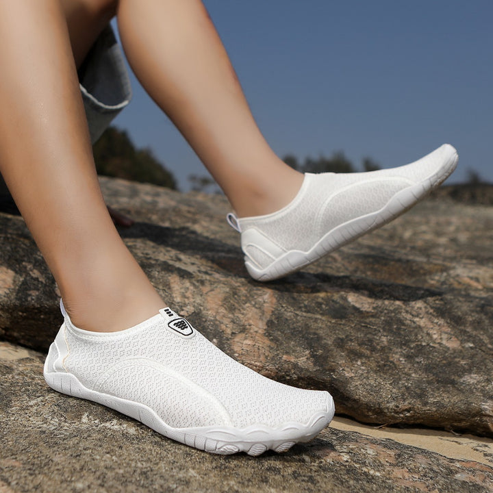Women's lightweight and flexible water shoes with breathable knitted upper material and non-slip tread sole Mune Fashion