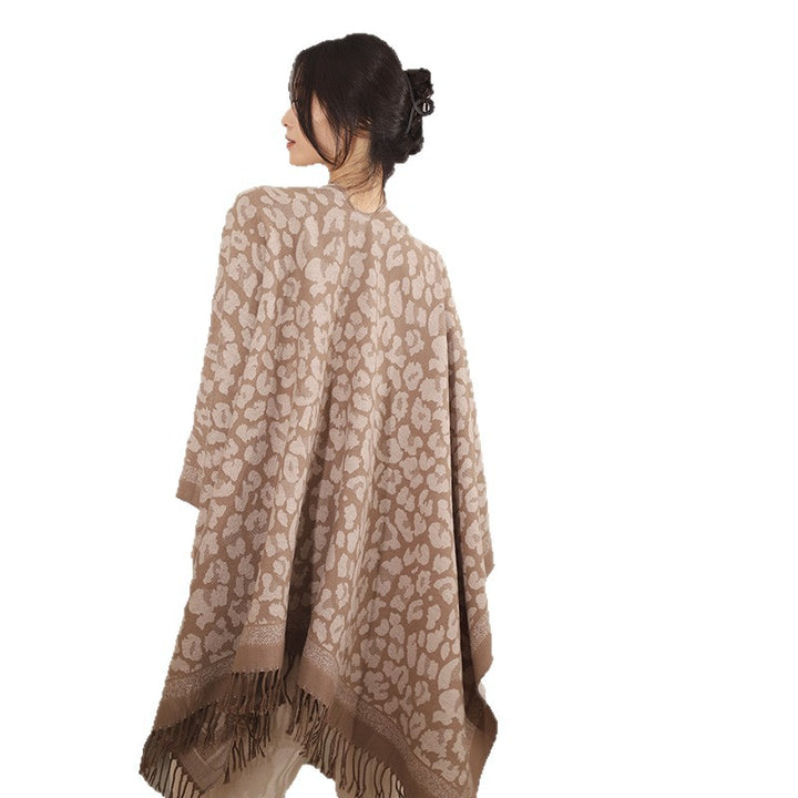 Women's Elegant Jacquard Poncho with Leopard Jacquard and Fringes Mune Fashion