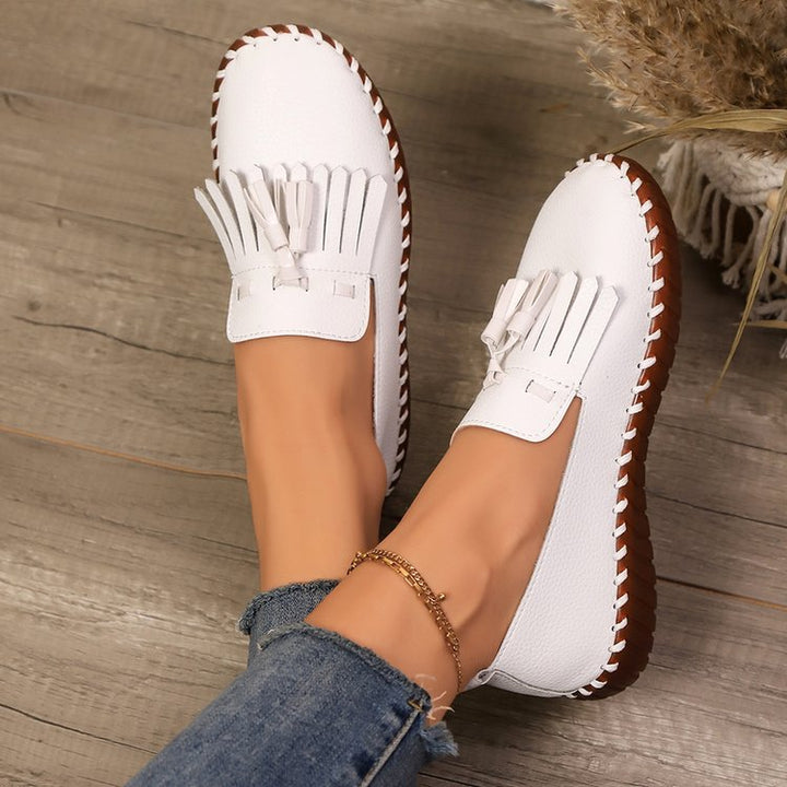 Women Comfortable Moccasins with Fringe Detail Mune Fashion
