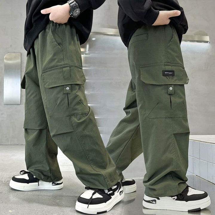 Unisex loose Cargo Pants with practical pockets Mune Fashion