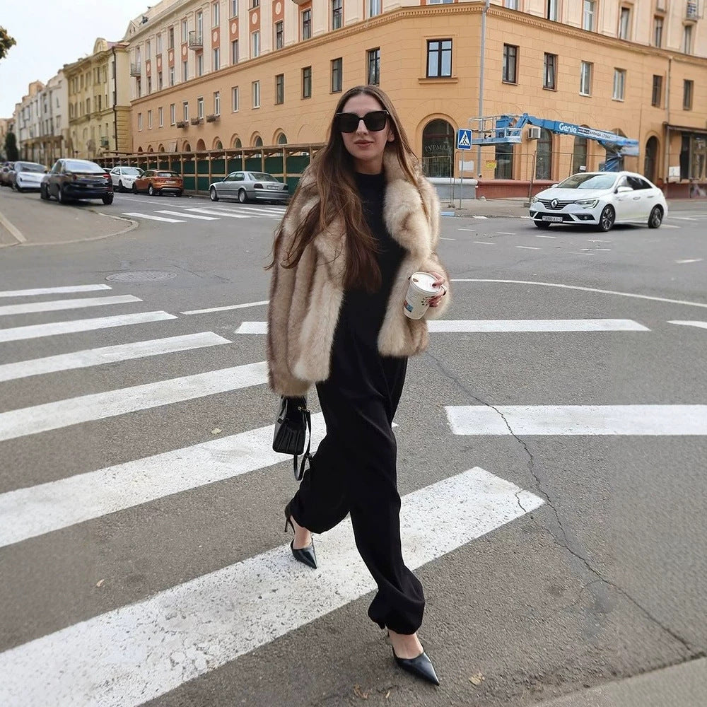 Women's short boxy faux fur jacket with voluminous shawl collar and striped look Mune Fashion