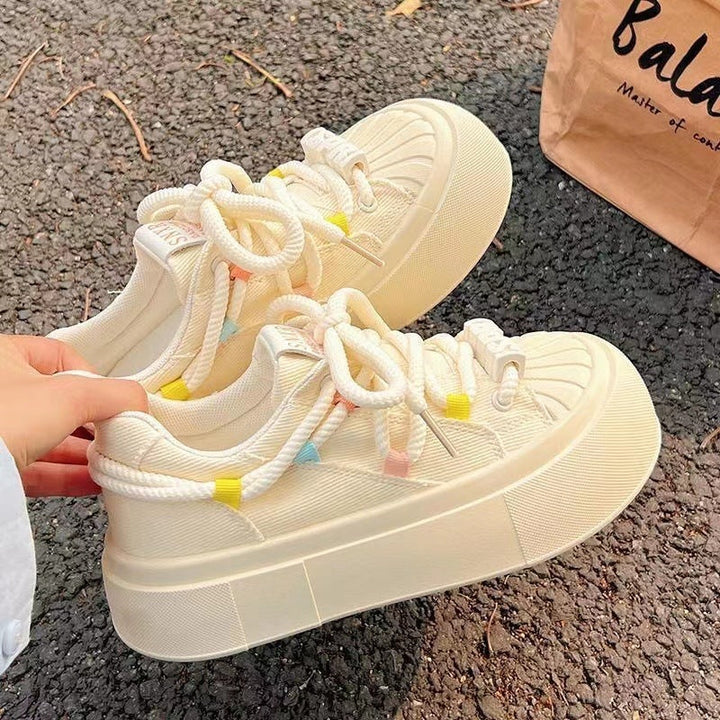 Women's Sporty Platform Sneakers with Colorful Accents and Durable Upper Material Mune Fashion