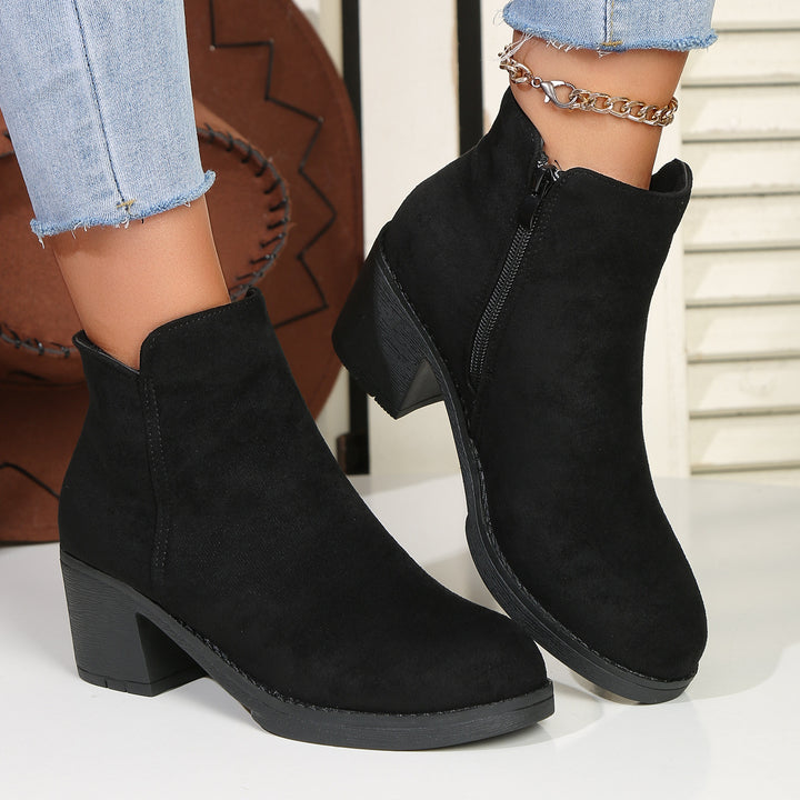 Women Ankle Boots with mid-high block heel, side zipper and velour look Mune Fashion