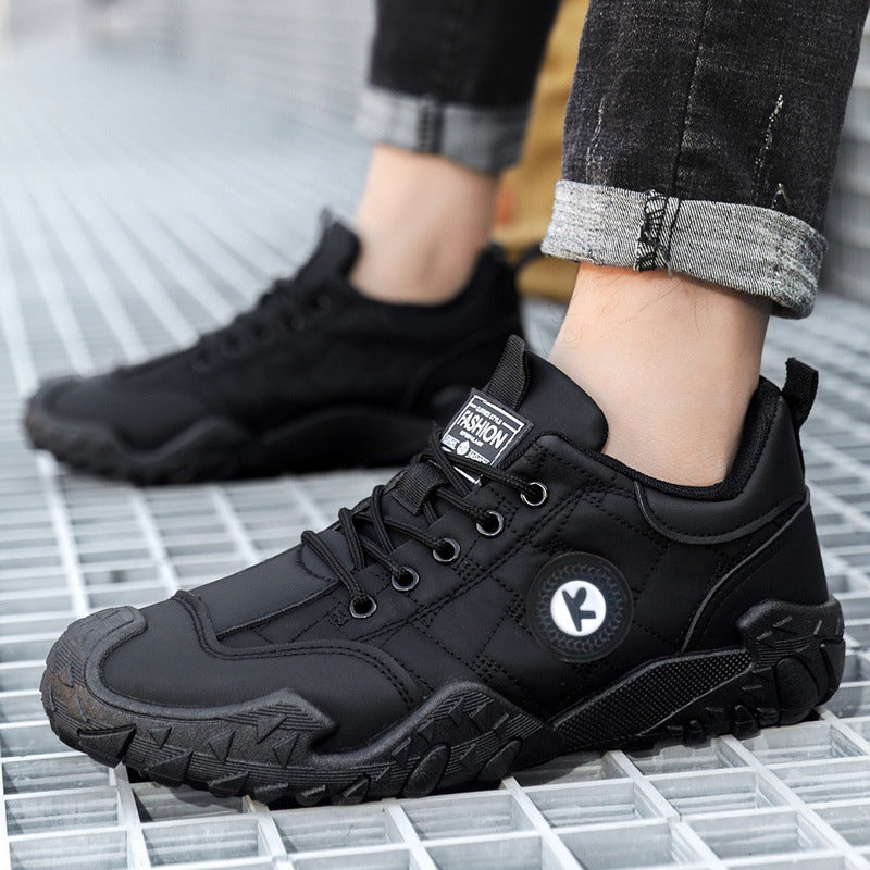 Men's robust outdoor sneaker with profile trail sole and quilted upper material look Mune Fashion