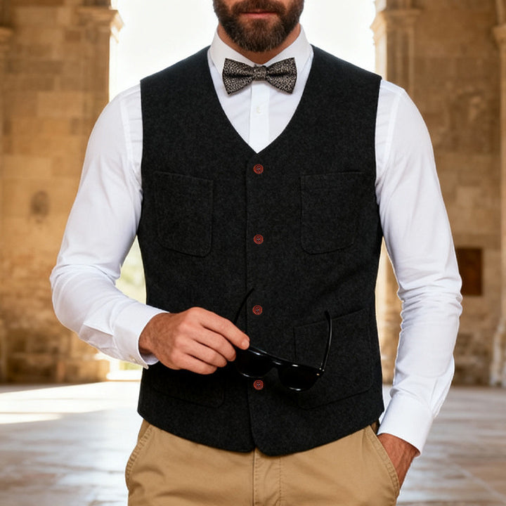 Men's wool vest with V-neck and patch pockets Mune Fashion