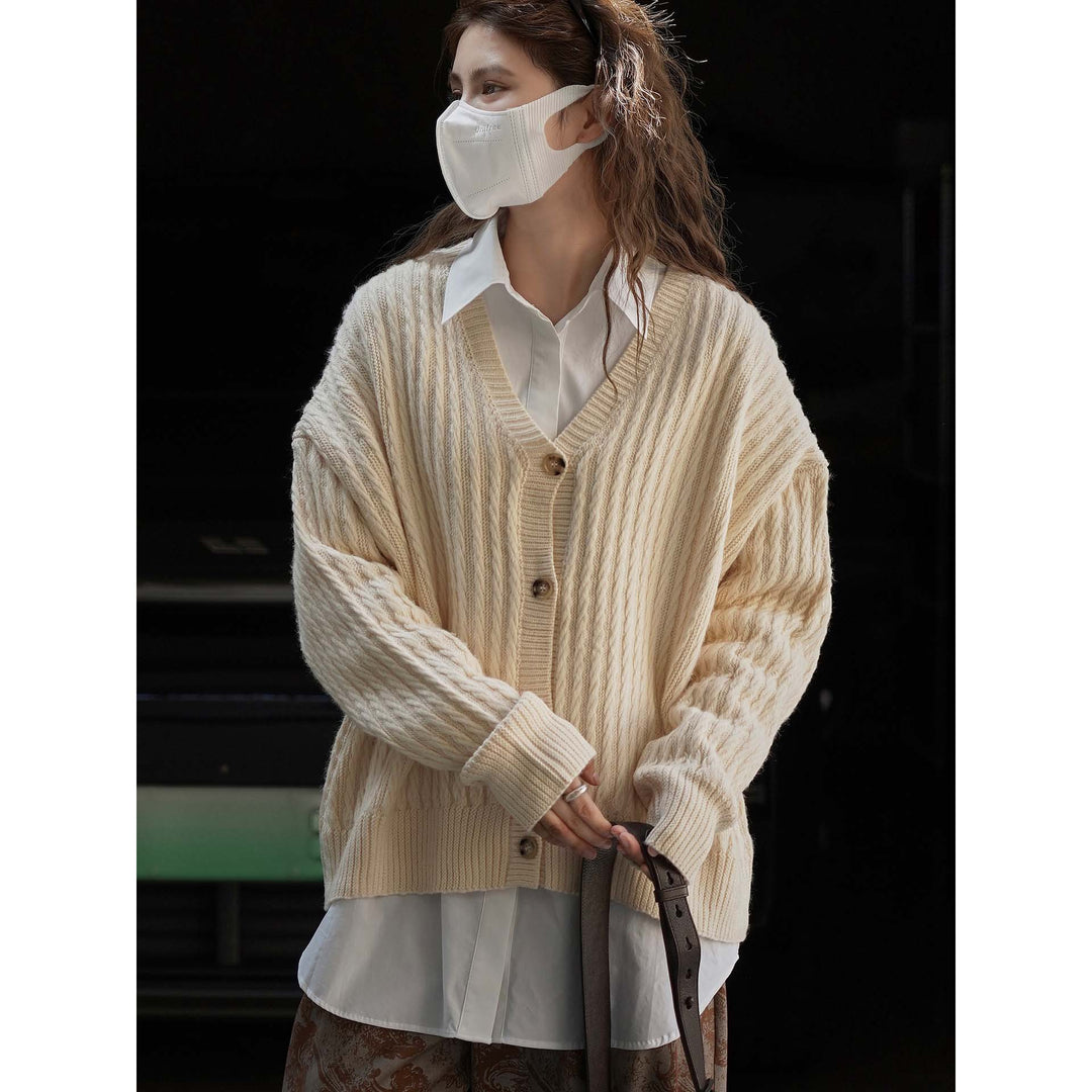 Women's Ergonomic Face Mask with Filter Pocket and Soft Ear Loops Mune Fashion