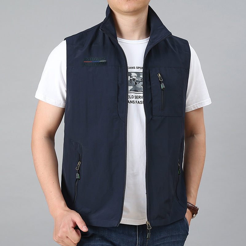Men's Lightweight Multifunctional Outdoor Vest with Zipper Pockets and Stand Collar Mune Fashion