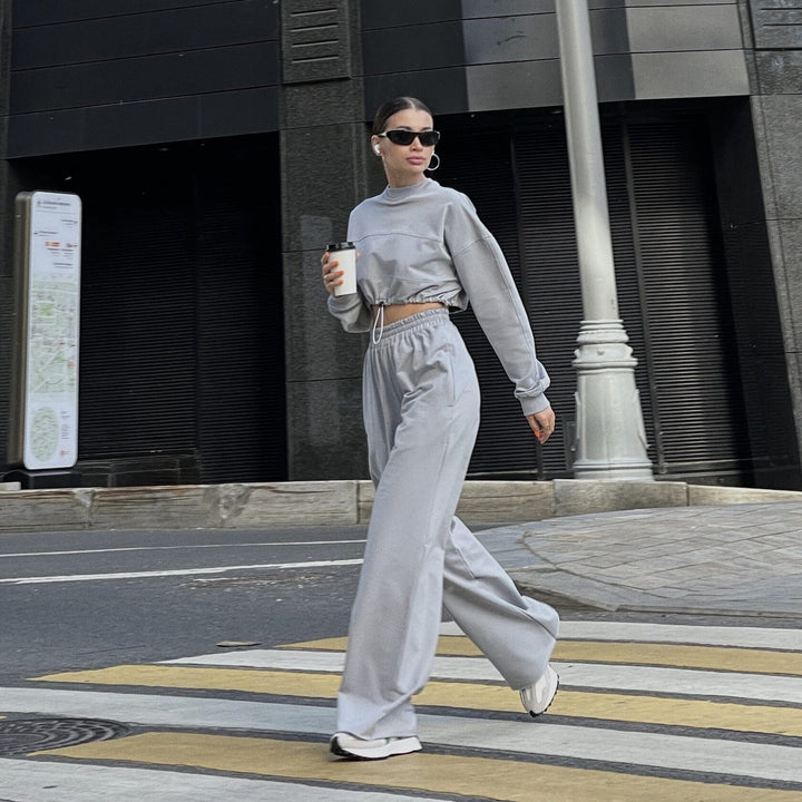 Women Cropped Loungewear Set with gathered drawstring and wide high-waist pants Mune Fashion