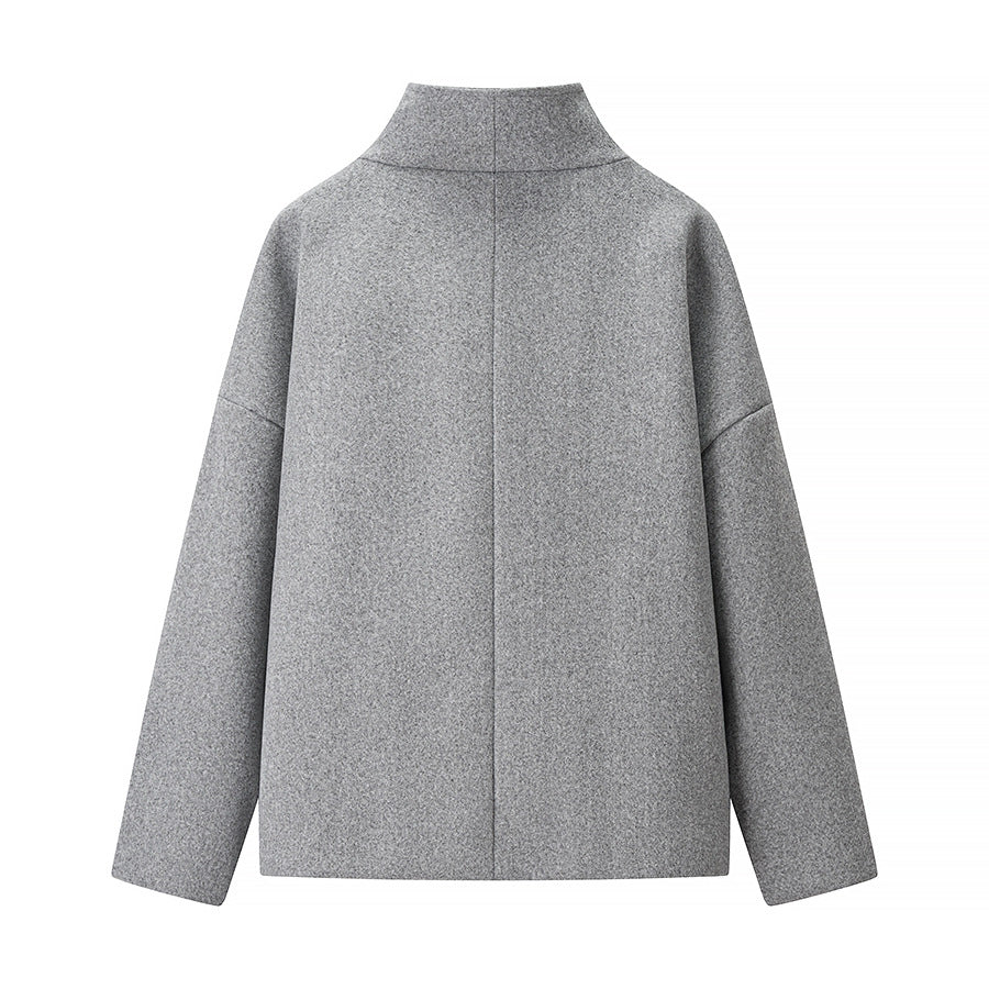 Ladies short double-breasted oversized boxy jacket with stand-up collar and side pockets Mune Fashion