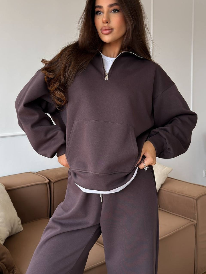 Women nan wide half-zip lounge set with hoodie, kangaroo pocket and flowing wide-leg pants Mune Fashion