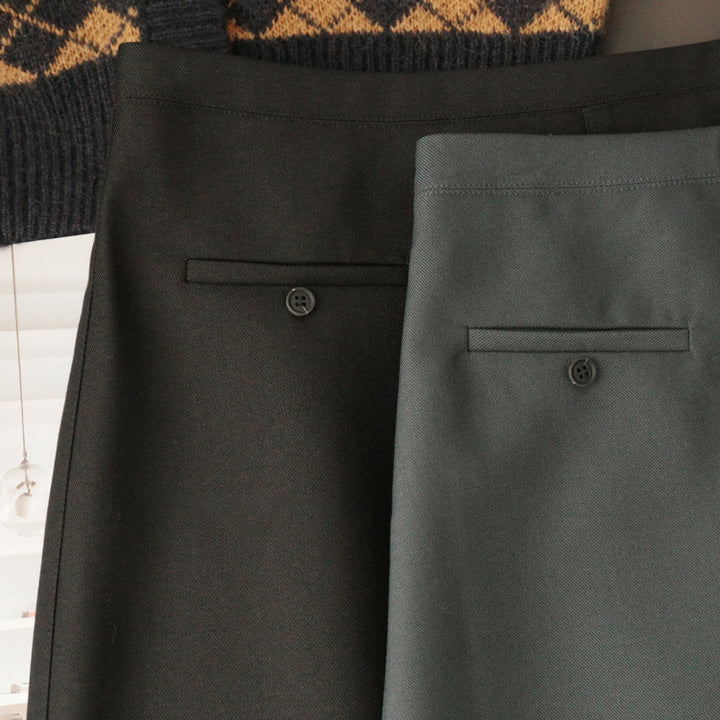 Ladies Elegant Midi Skirt with Chic Slit Detail Mune Fashion