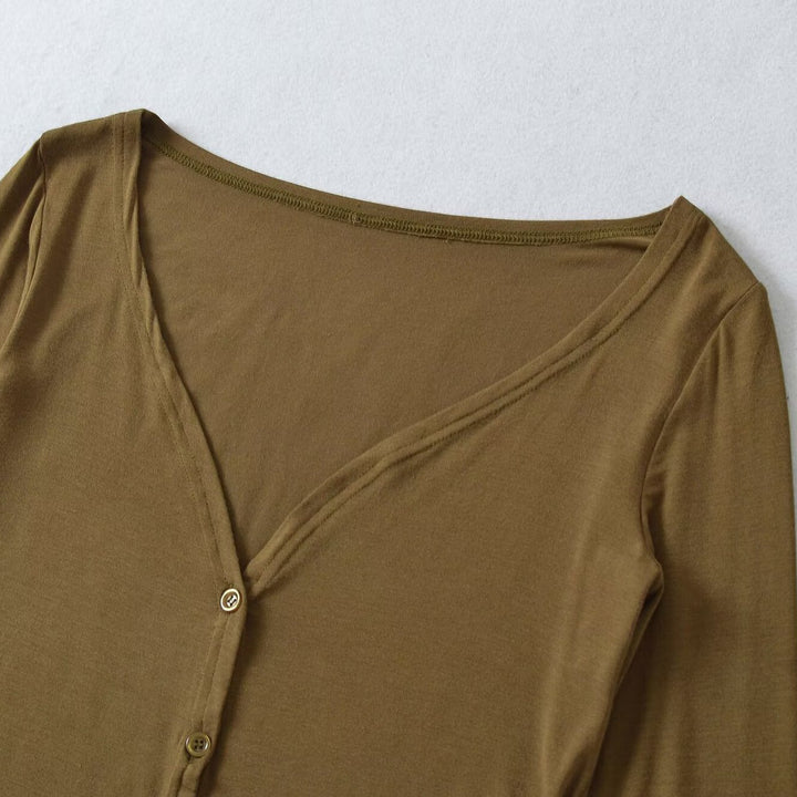 Women's Short Fine Knit Cardigan with Deep V-Neck and Button Front Mune Fashion