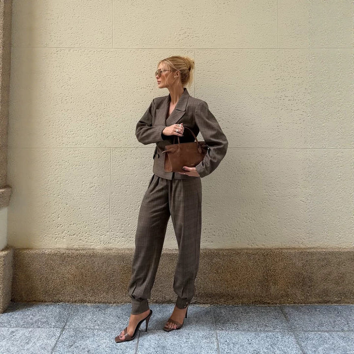 Women Tailored two-piece blazer and pant suit in Glencheck pattern Mune Fashion