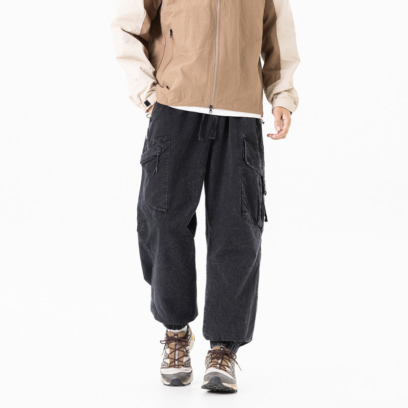 Men's utility cargo jogger with elastic waistband, multiple pockets and drawstring