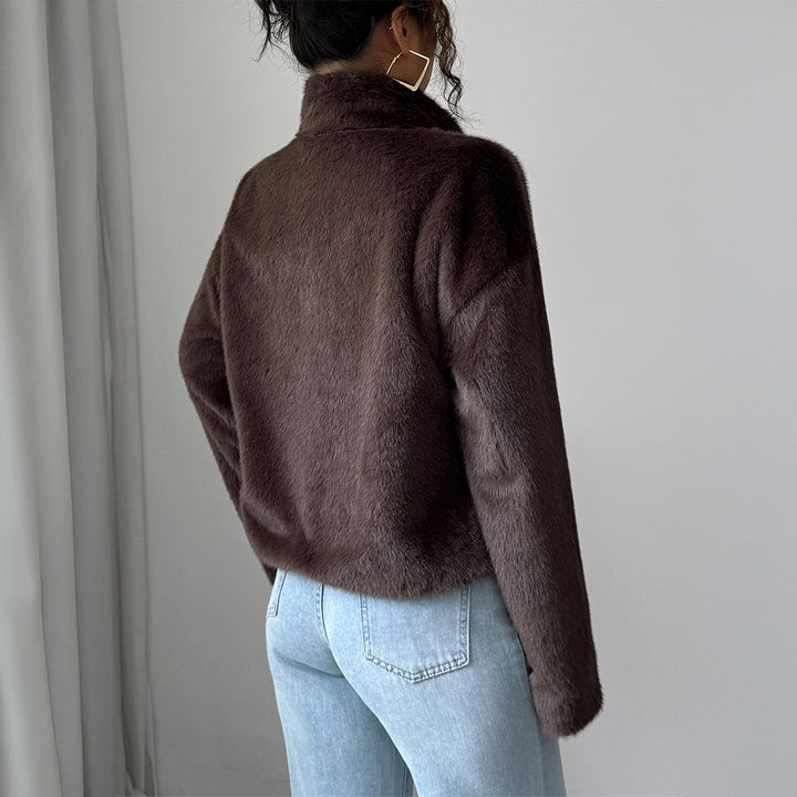 Women nan short faux fur blouson with stand-up collar, concealed zipper and patch pockets Mune Fashion