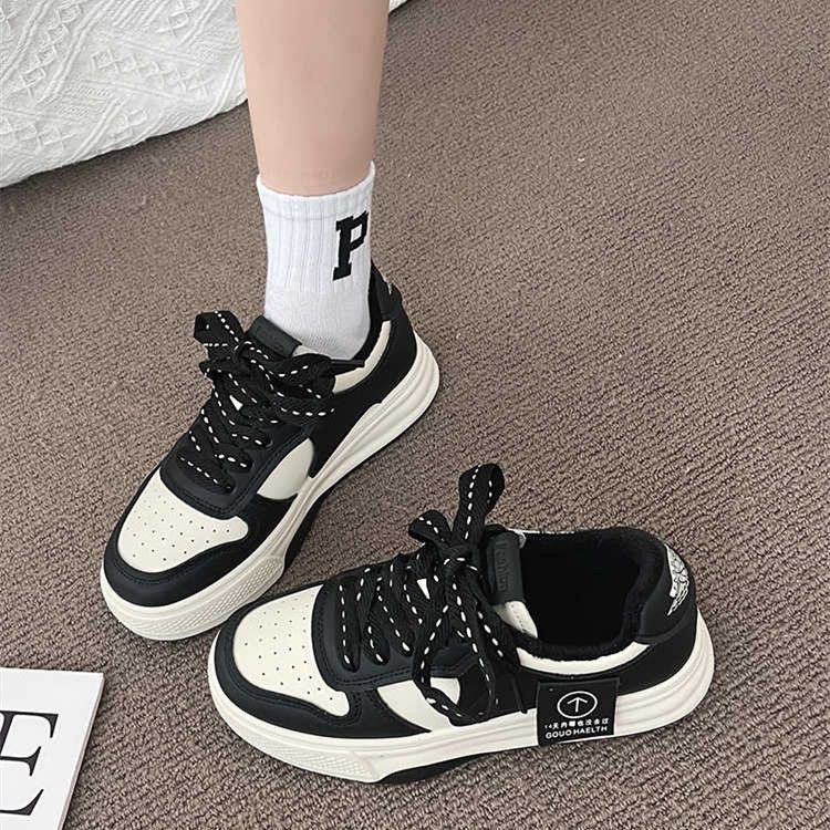Women Chunky Platform Sneaker in Retro Basketball Style with Padded Shaft Mune Fashion