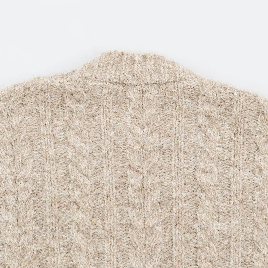 Women Large Knitted Oversize Cardigan with Cable Knit V-Neck and Patch Pockets Mune Fashion