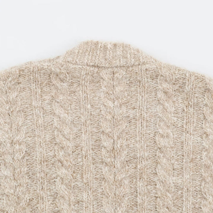 Women Large Knitted Oversize Cardigan with Cable Knit V-Neck and Patch Pockets Mune Fashion
