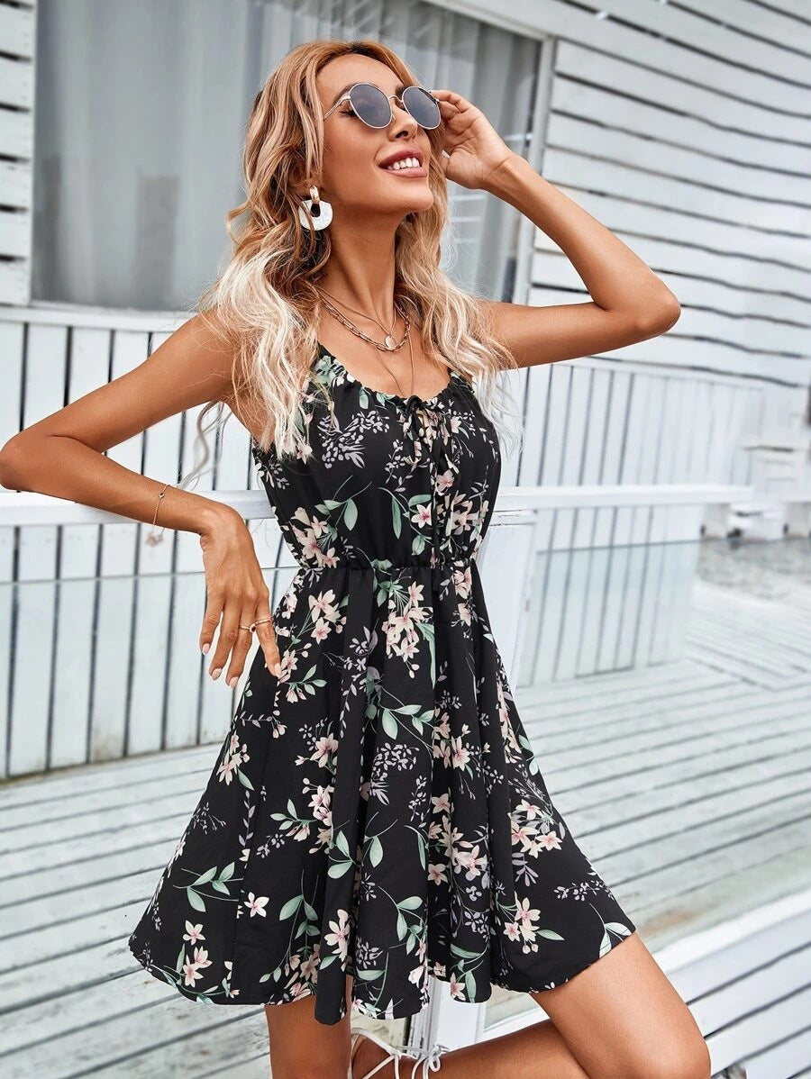 Women Floral Summer Dress with Spaghetti Straps and Tailored A-Line Cut Mune Fashion