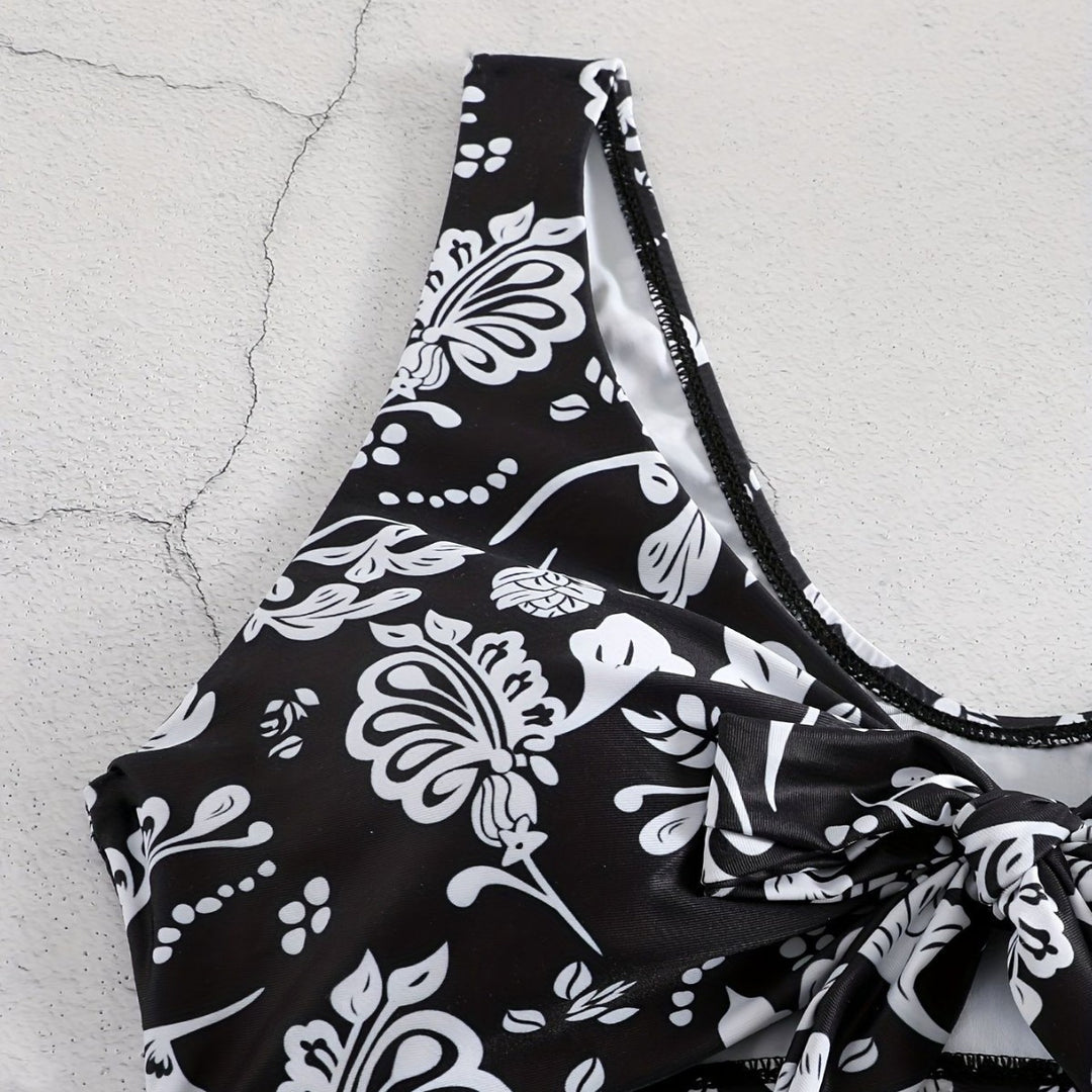 Women's Triangle Bikini with Playful Knot Detail Mune Fashion