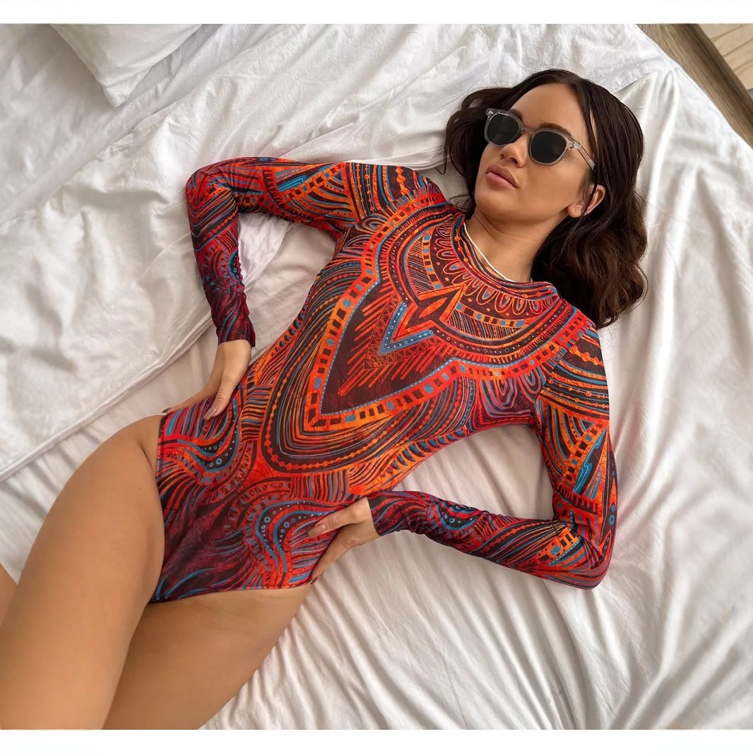 Women's form-fitting swimsuit Mune Fashion
