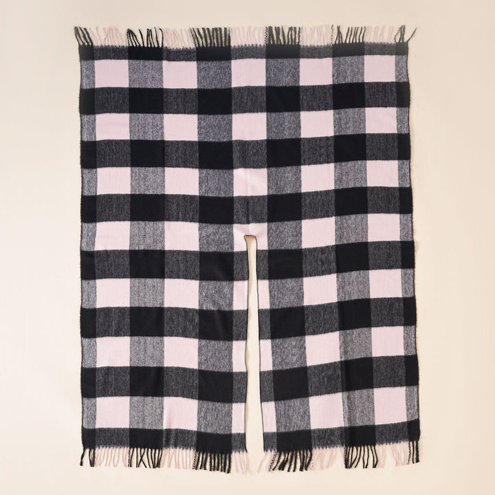 Women's Rectangle Poncho in Ruana Style made of Wool Blend with Large Checks and Fringed Hem Mune Fashion
