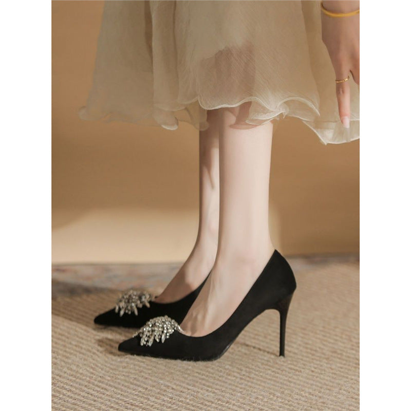 Women's pointed velvet pumps with high stiletto and crystal brooch Mune Fashion