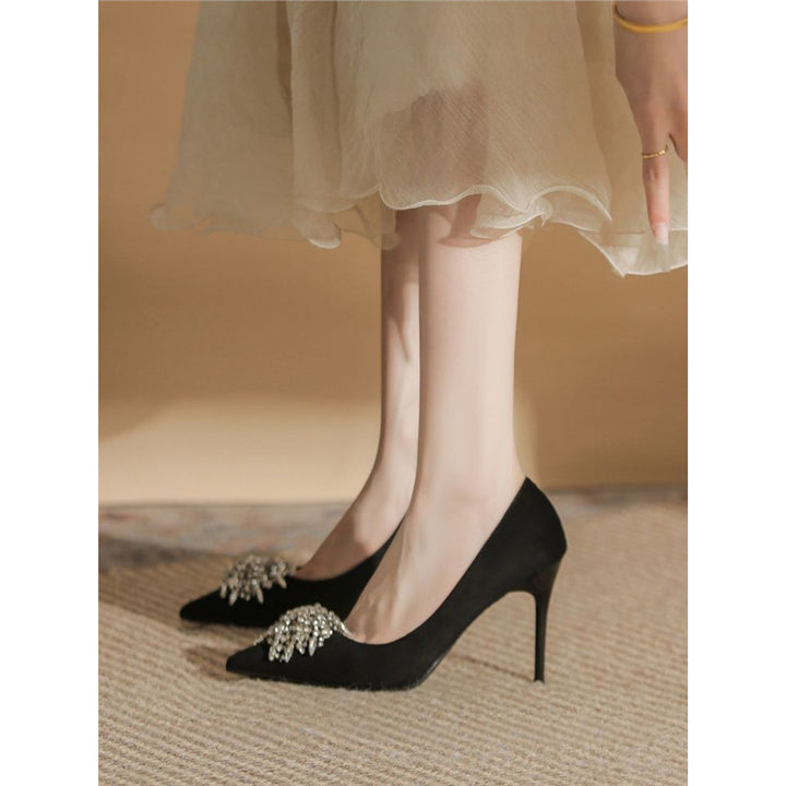 Women's pointed velvet pumps with high stiletto and crystal brooch Mune Fashion
