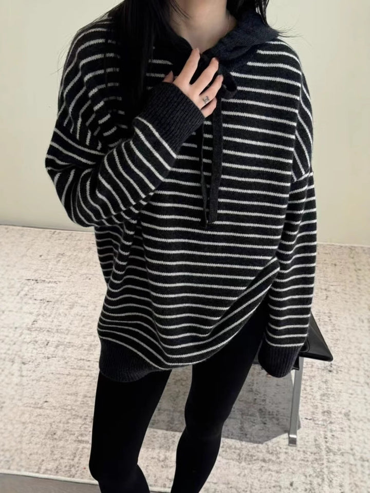 Women's oversized hoodie made of soft fine knit with nautical stripe pattern Mune Fashion