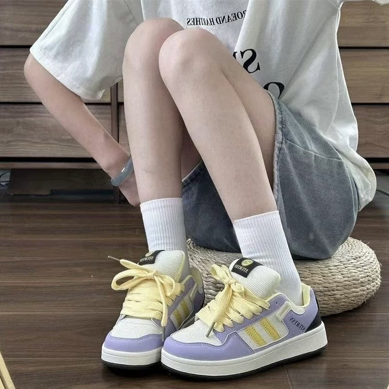 Ladies sporty sneakers with airy mesh surface and cushioned sole Mune Fashion