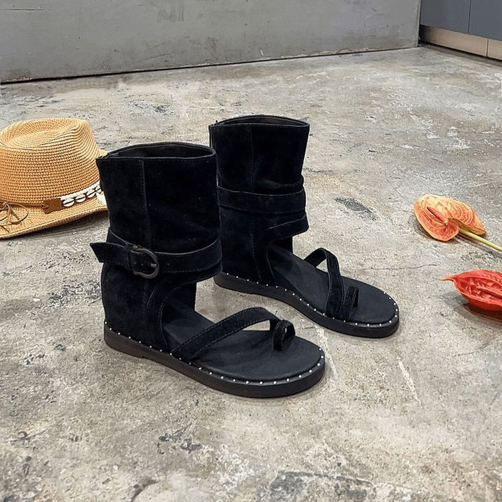 Ladies ankle-high suede sandals with toe ring and adjustable shaft strap Mune Fashion