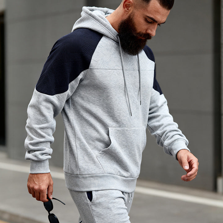 Men's hoodie with textured shoulder yoke, kangaroo pocket and raglan sleeves Mune Fashion