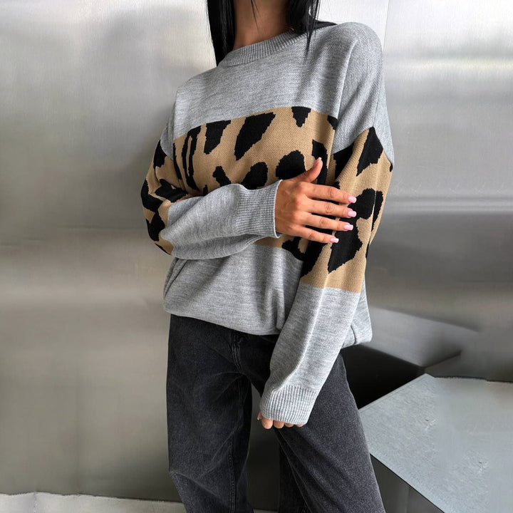 Women's Oversized Knit Sweater with Leopard Stripes, Dropped Shoulder and Ribbed Hem