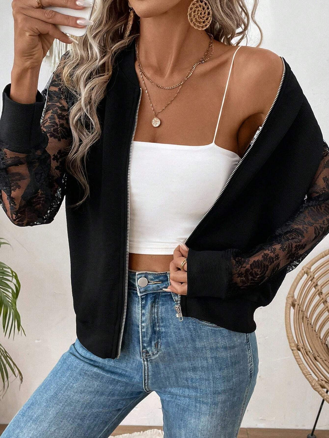 Women's lightweight bomber jacket with floral lace sleeves and zipper Mune Fashion