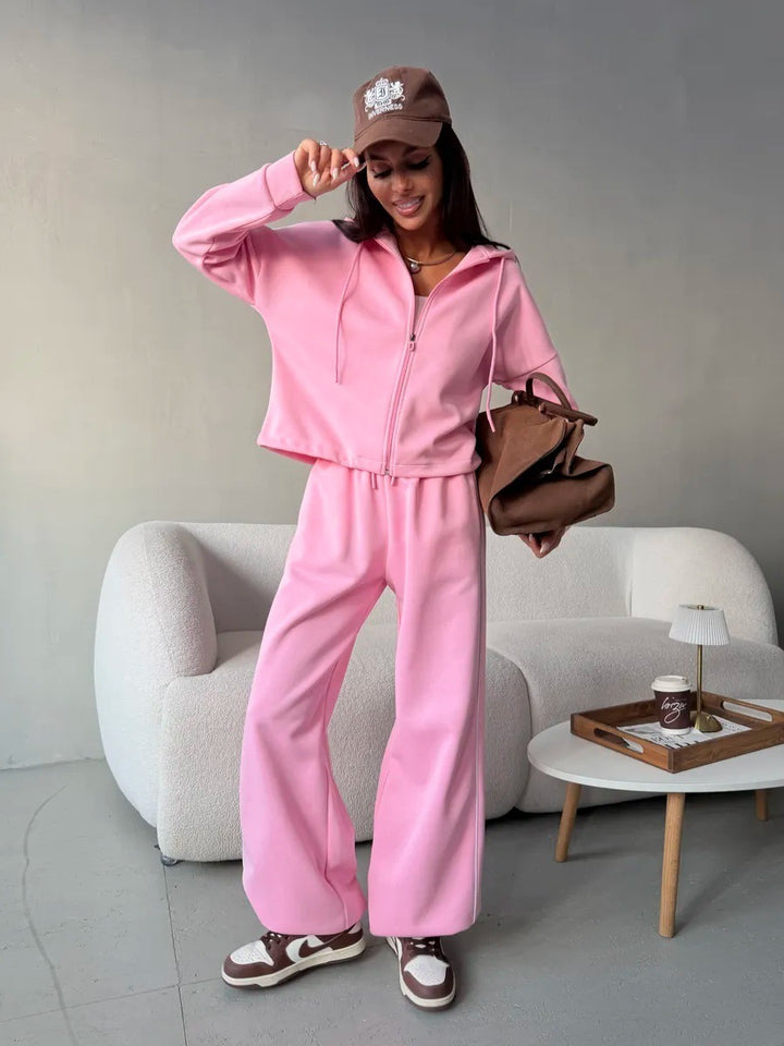 Women's Casual Two-Piece Sweat Set with Hoodie and Wide Pleat Jogging Pants Mune Fashion