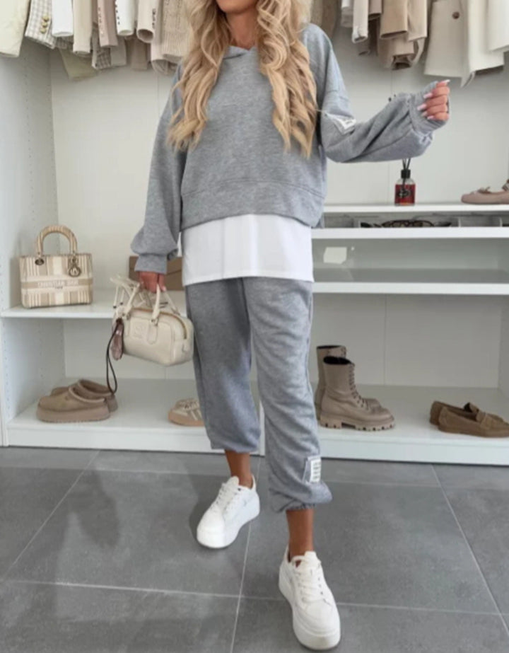 Women's cozy short hoodie and jogger set made of soft cotton blend Mune Fashion