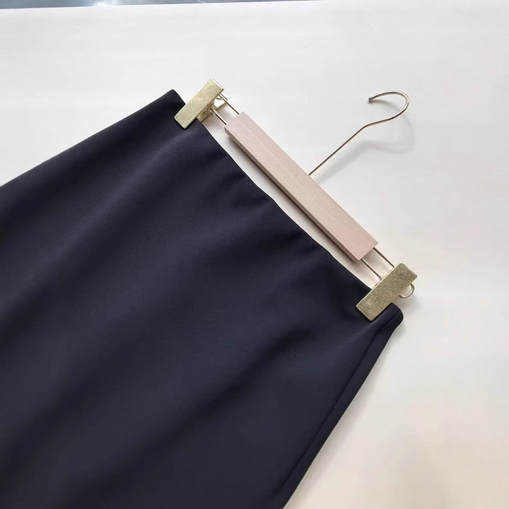 Women Elegant, Midi Skirt with High Waist and Figure-Hugging Cut Mune Fashion