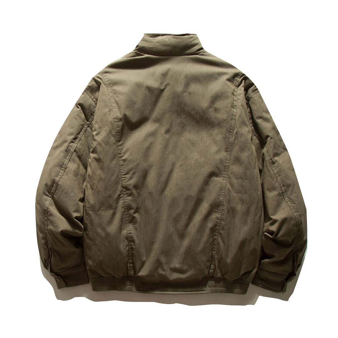 Men's short-cut insulated field jacket with high stand-up collar and flap pockets