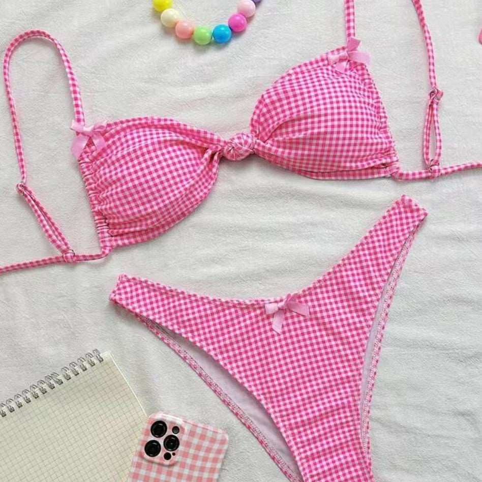 Women's bikini set with ruffle details and adjustable straps Mune Fashion