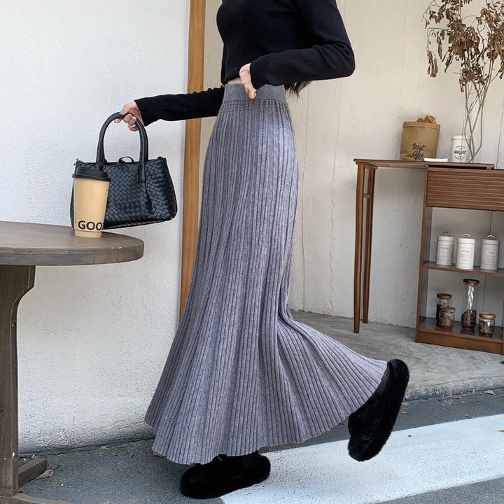Ladies Long, pleated jersey skirt Mune Fashion