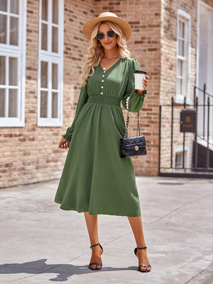 Women’s midi dress with V-neck, gathered smock waist and button placket Drune