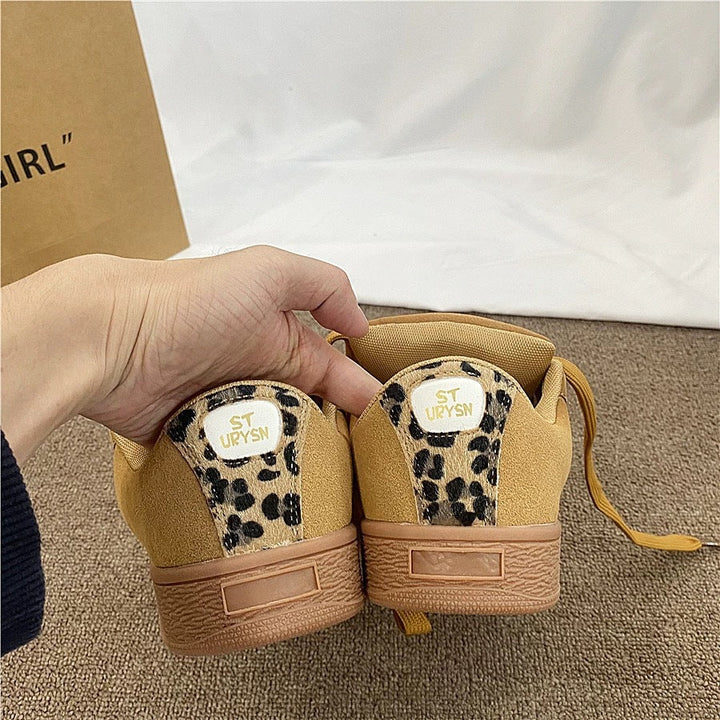 Women's sneakers made of high-quality suede with comfortable lacing system Mune Fashion